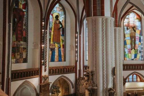 Percy Nii Norteys Kunstwerk im Museum Nikolaikirche | ©Stadtmuseum Berlin | Photo: Oana Popa-Costea